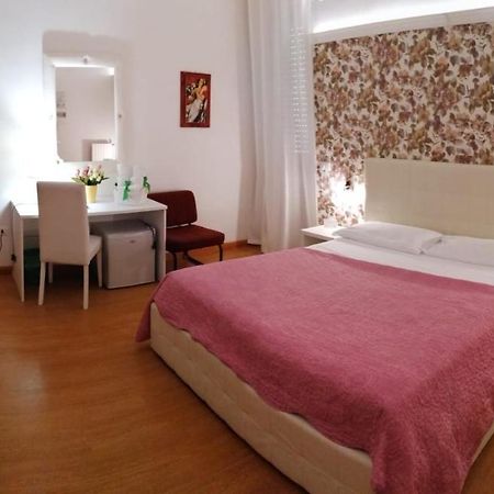 B&B Abatjour - Ambiente Sanificato - Test Antilegionella Assolto ฟอจเจีย ภายนอก รูปภาพ