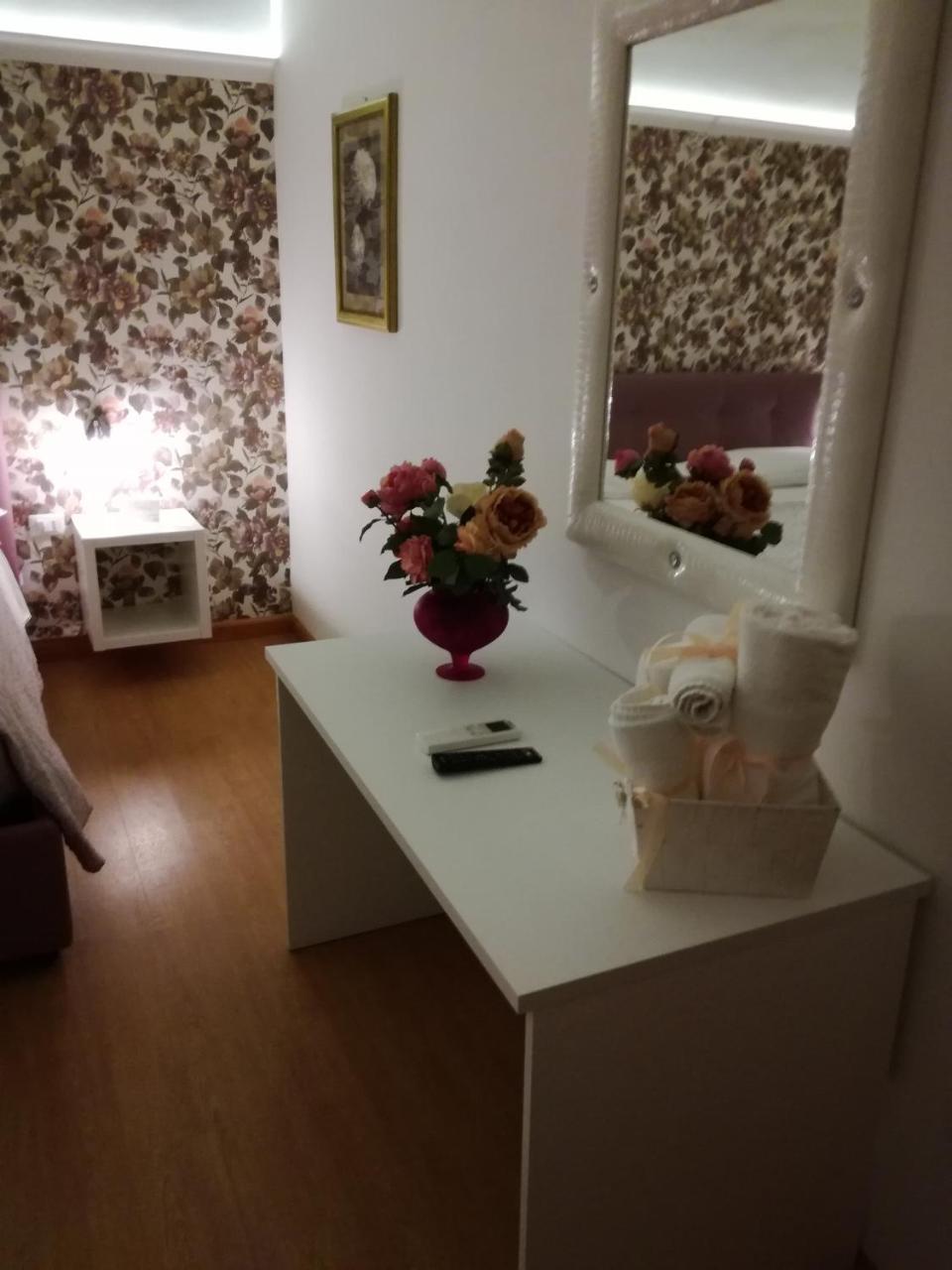 B&B Abatjour - Ambiente Sanificato - Test Antilegionella Assolto ฟอจเจีย ภายนอก รูปภาพ