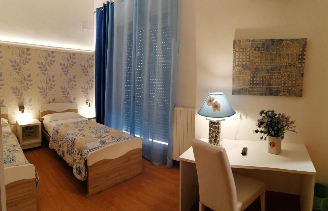 B&B Abatjour - Ambiente Sanificato - Test Antilegionella Assolto ฟอจเจีย ภายนอก รูปภาพ