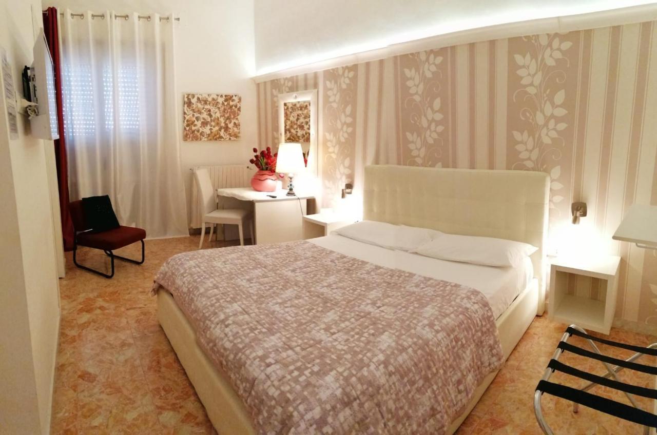 B&B Abatjour - Ambiente Sanificato - Test Antilegionella Assolto ฟอจเจีย ภายนอก รูปภาพ
