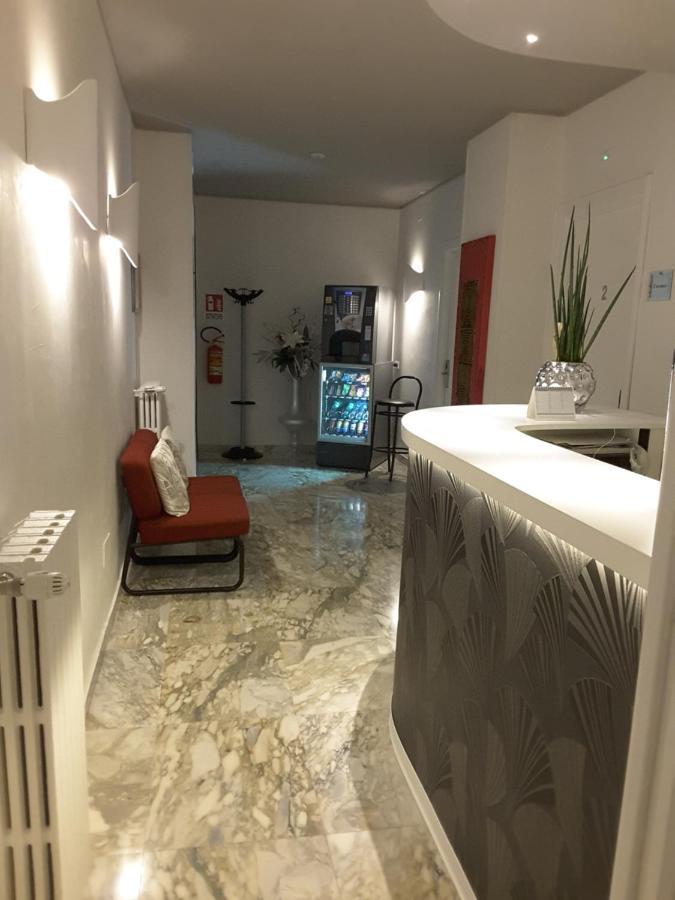 B&B Abatjour - Ambiente Sanificato - Test Antilegionella Assolto ฟอจเจีย ภายนอก รูปภาพ
